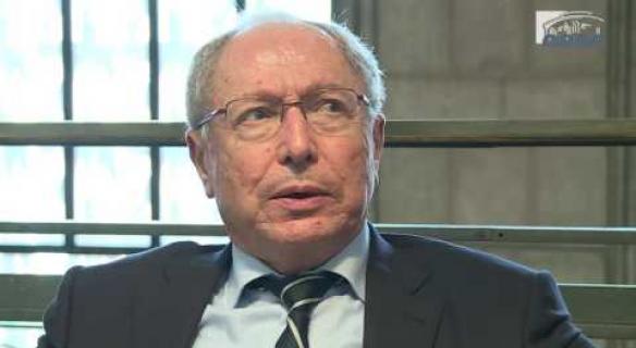 Questions à Jean PEYRELEVADE, ancien président du Crédit Lyonnais - Evitement fiscal