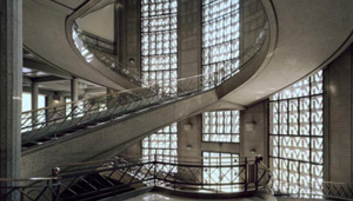 L'escalier monumental - chef d'oeuvre d'Auguste Perret
