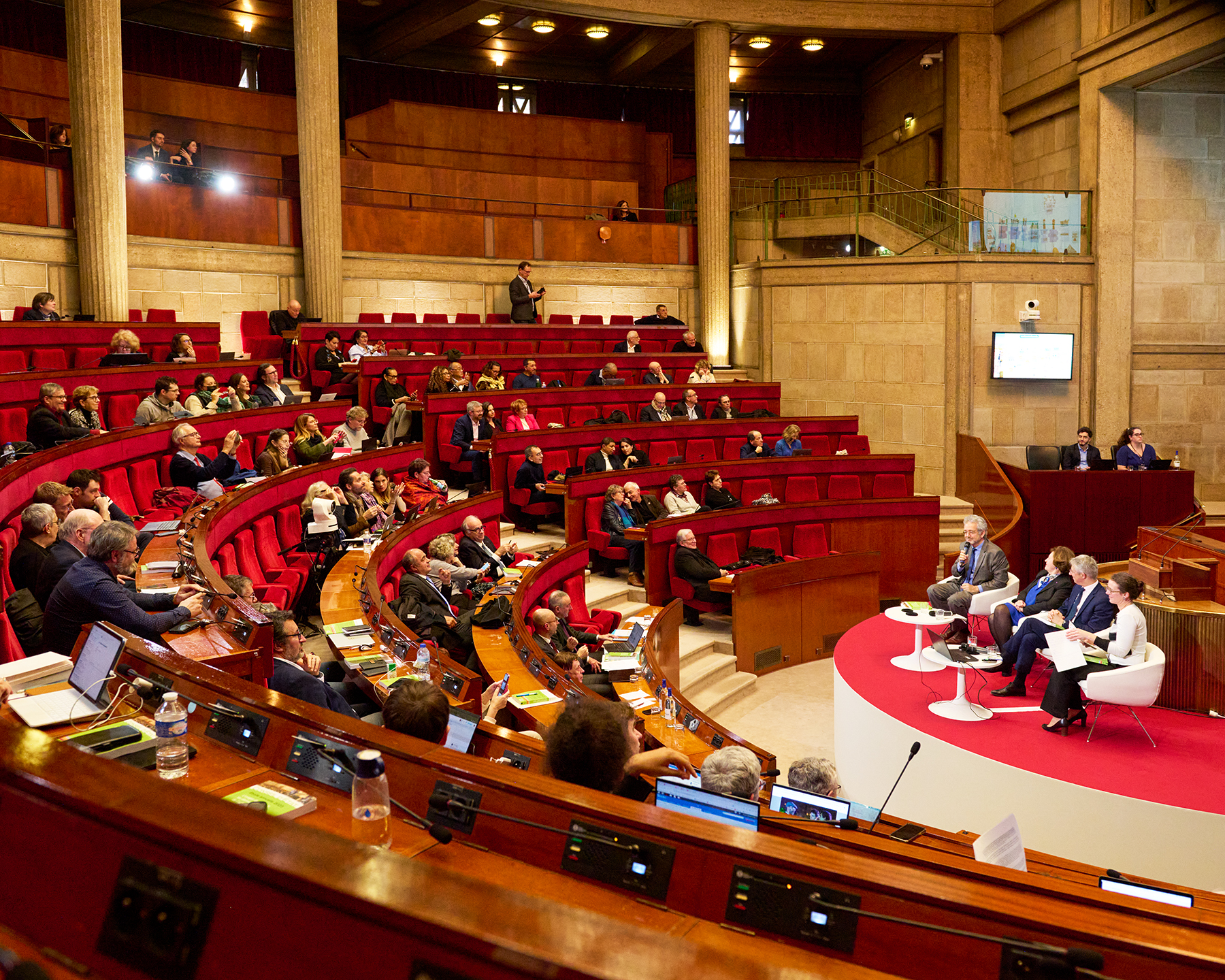 Hémicycle du CESE lors de la séance plénière
